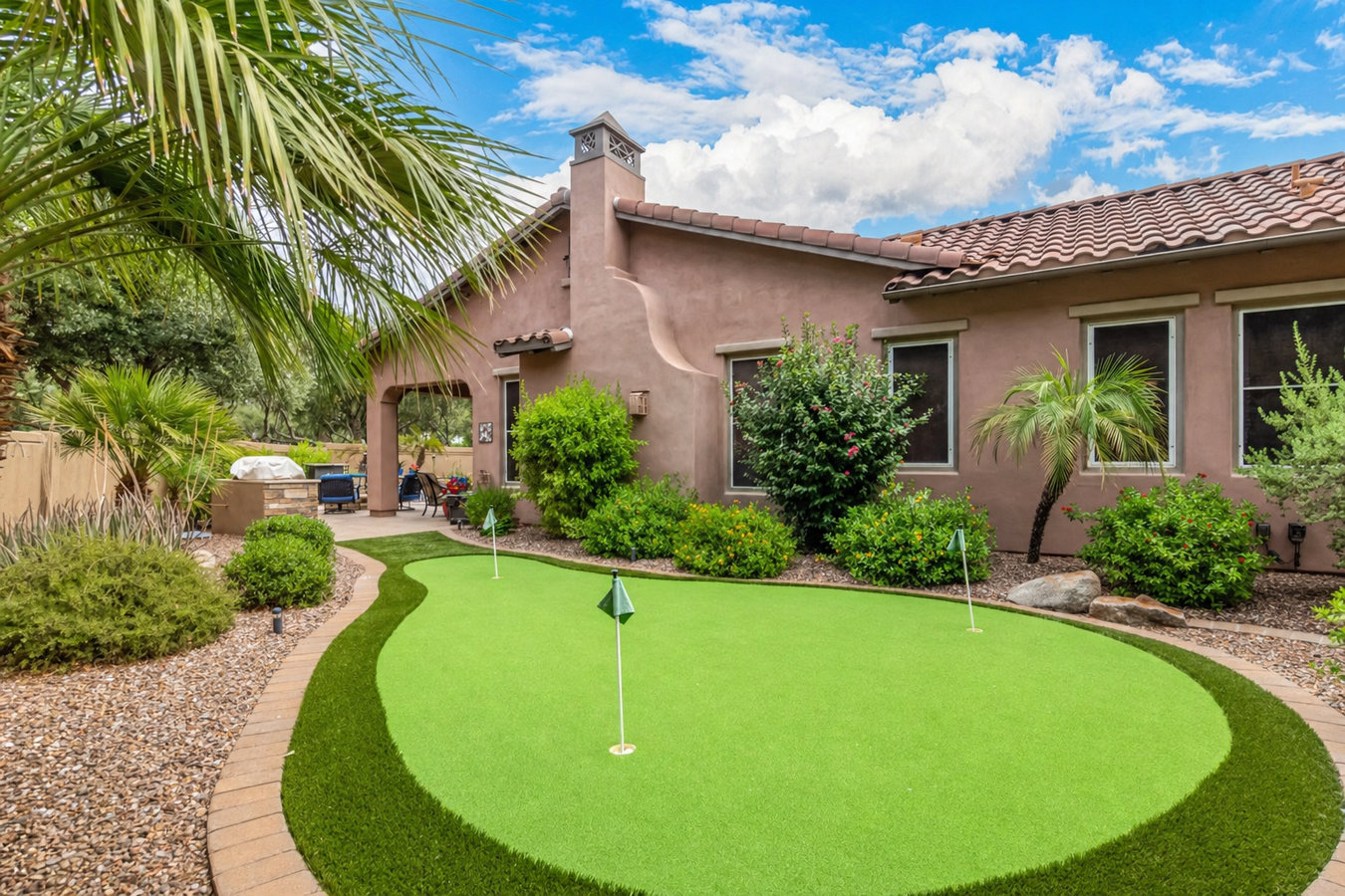 Putting green turf